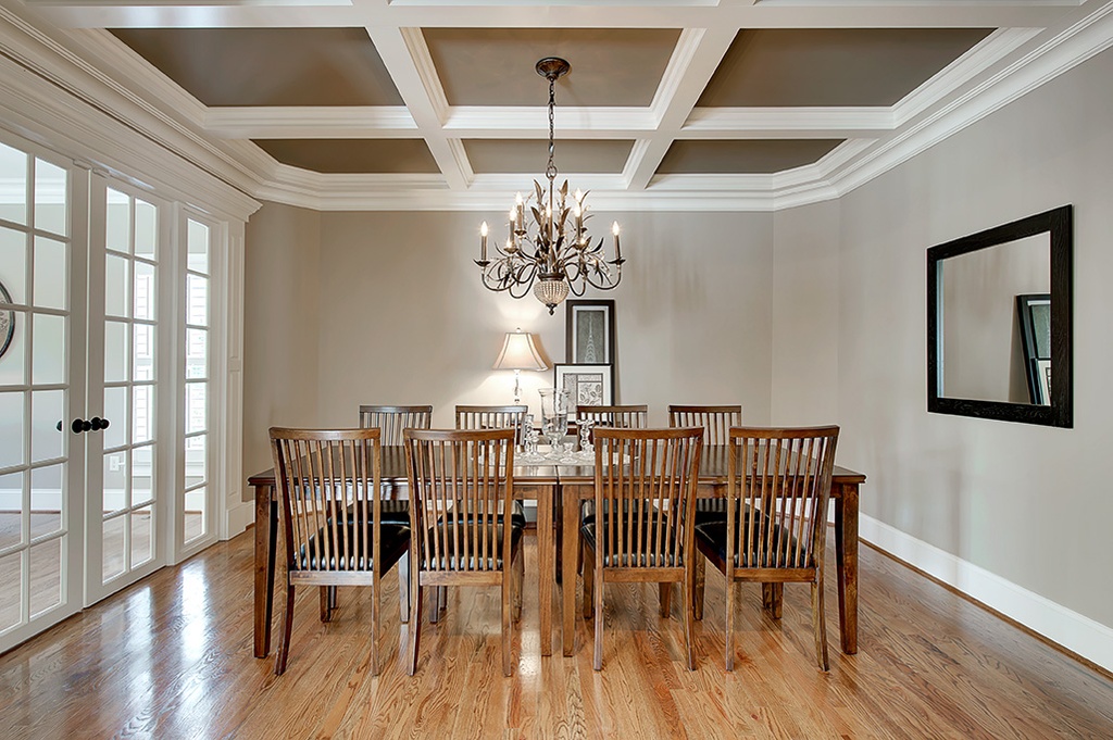 Crown molding dining room